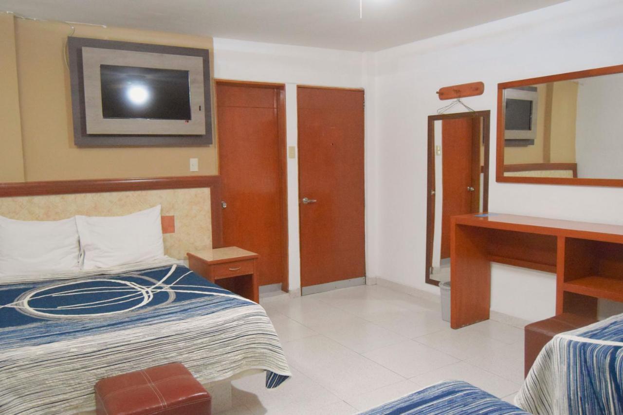 Hotel Niza Zona Piel 레온 외부 사진