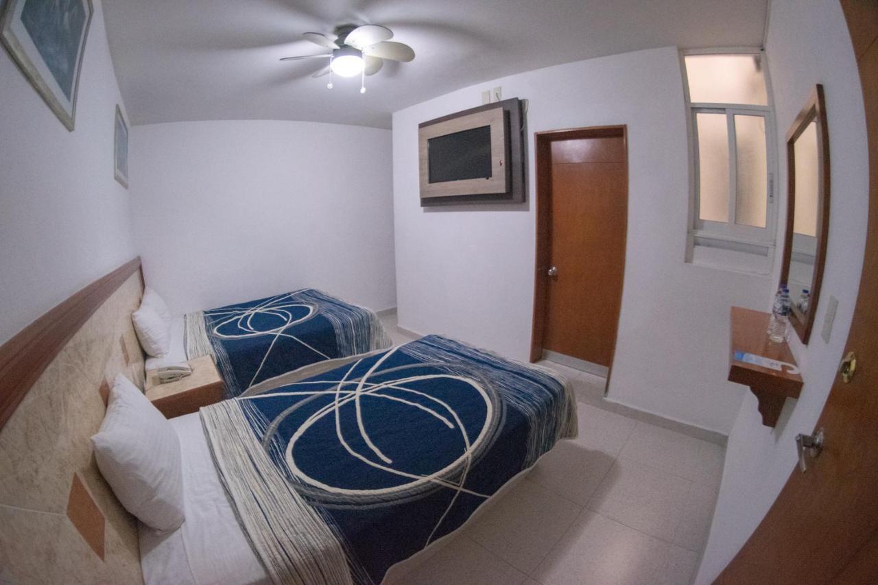 Hotel Niza Zona Piel 레온 외부 사진
