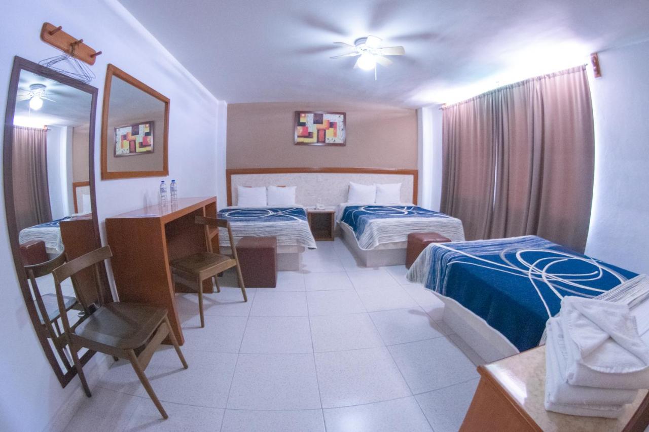 Hotel Niza Zona Piel 레온 외부 사진