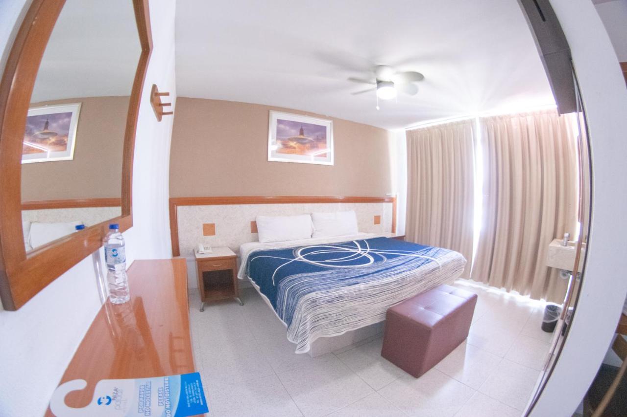 Hotel Niza Zona Piel 레온 외부 사진