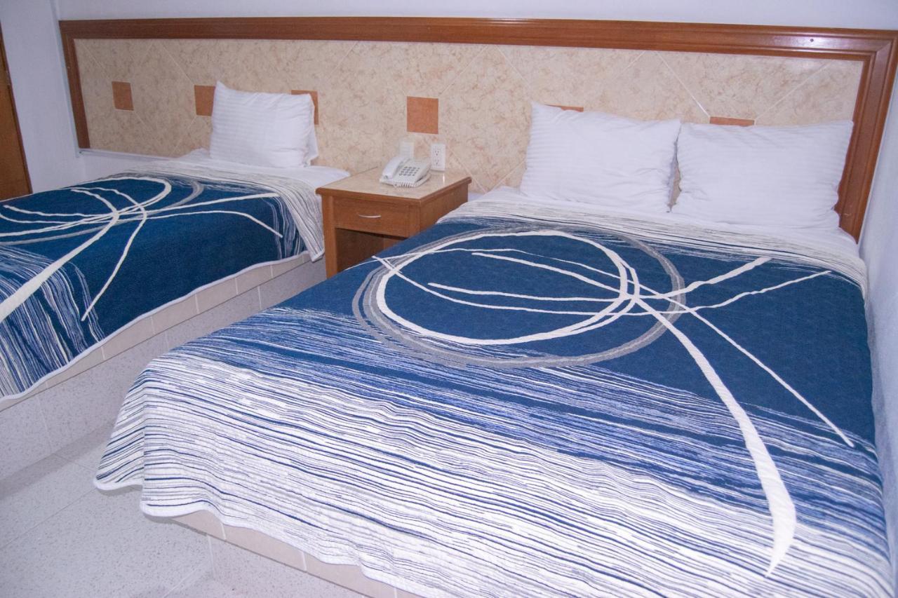 Hotel Niza Zona Piel 레온 외부 사진