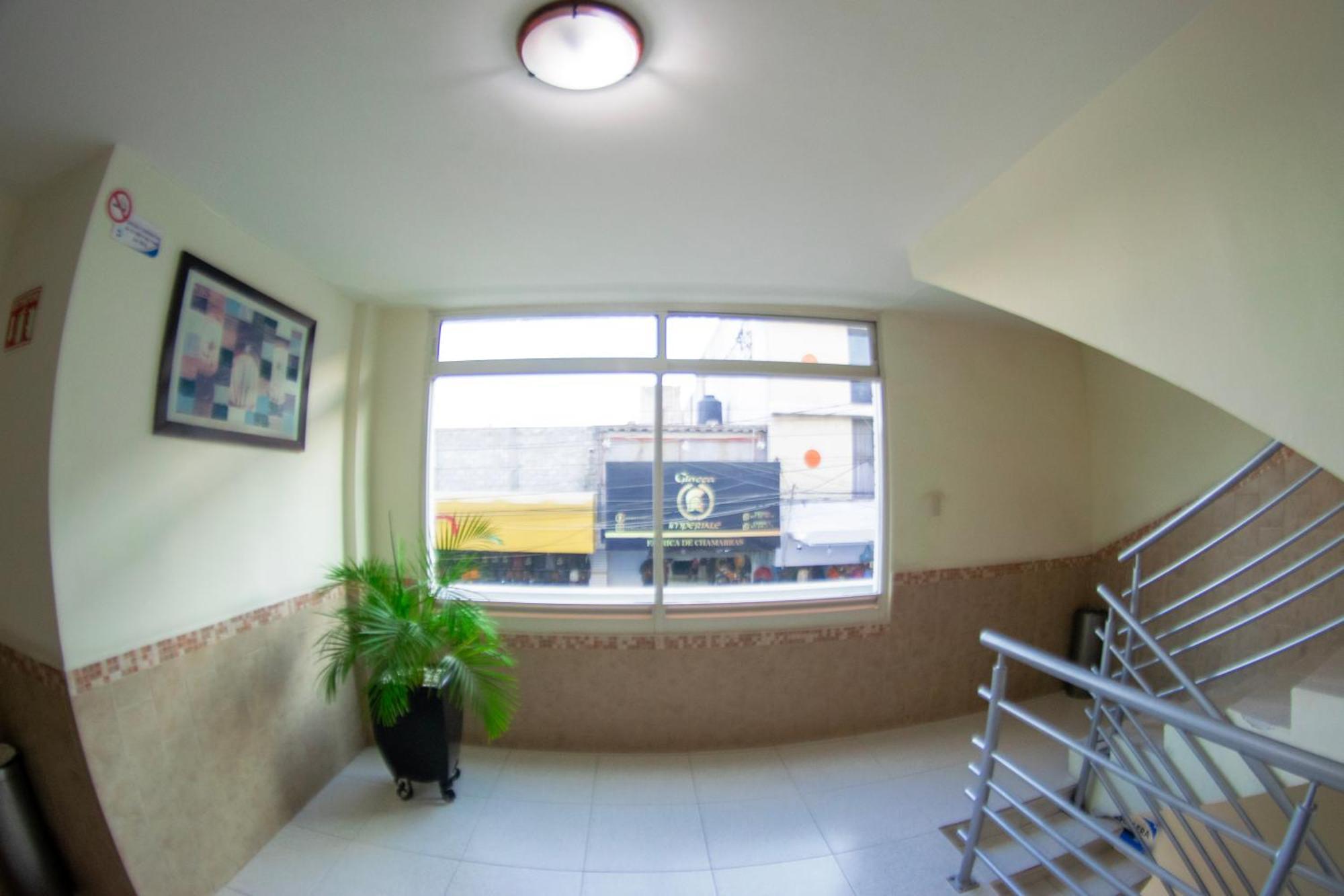 Hotel Niza Zona Piel 레온 외부 사진