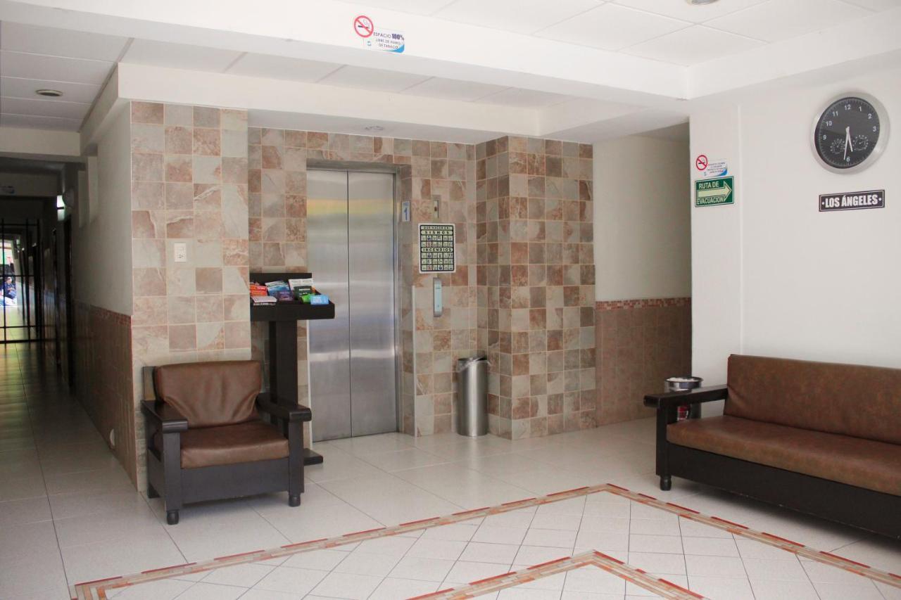 Hotel Niza Zona Piel 레온 외부 사진
